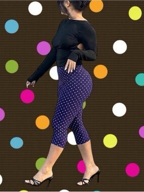 Violet/Blue Polka Dot Capri Leggings